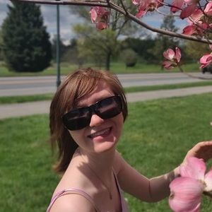 Meet your Posher, Emily